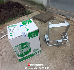 Gate motor and bracket