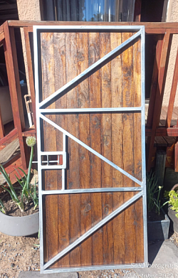 Wood and metal gate